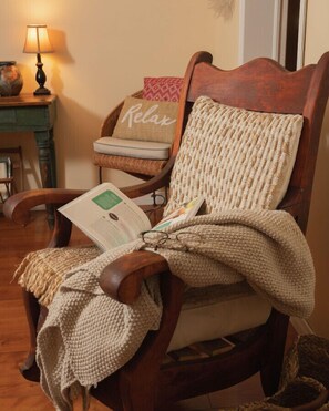 Interior - Auberge Old Chelsea  Vacation Home (Chelsea)