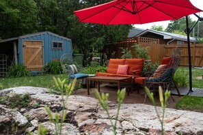Terrace/patio - Auberge Old Chelsea  Vacation Home (Chelsea)