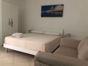 1 chambre, coffres-forts dans les chambres, bureau, Wi-Fi