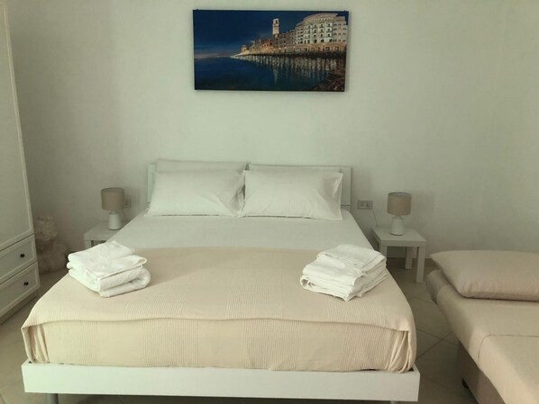 1 bedroom, in-room safe, desk, WiFi