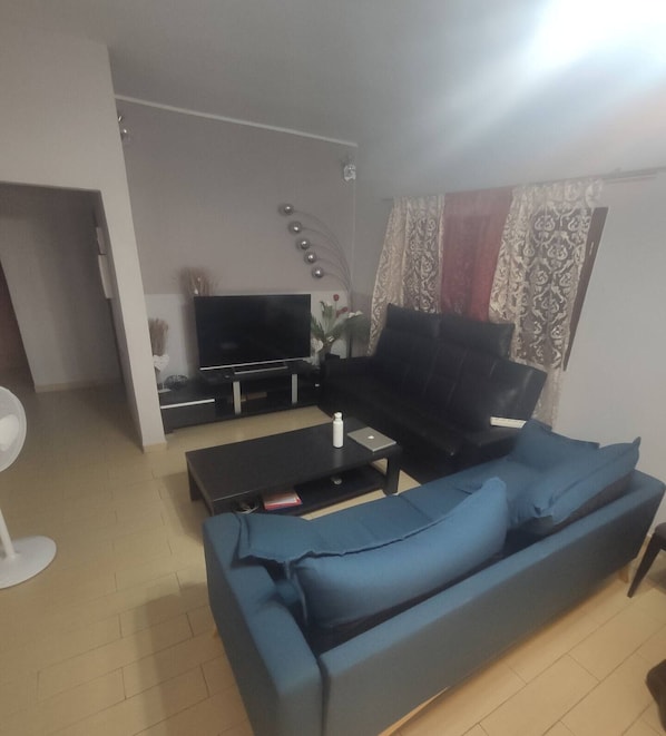 Living area - Entire house T4 private and secure - MTSAPERE (Mamoudzou)