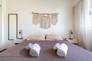 1 slaapkamer, een strijkplank/strijkijzer, internet, beddengoed