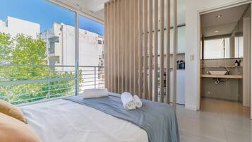 1 bedroom, iron/ironing board, internet, bed sheets