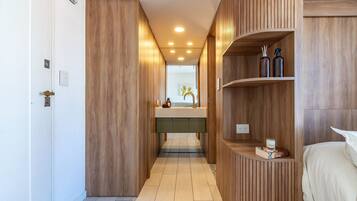 Acceso a internet y ropa de cama