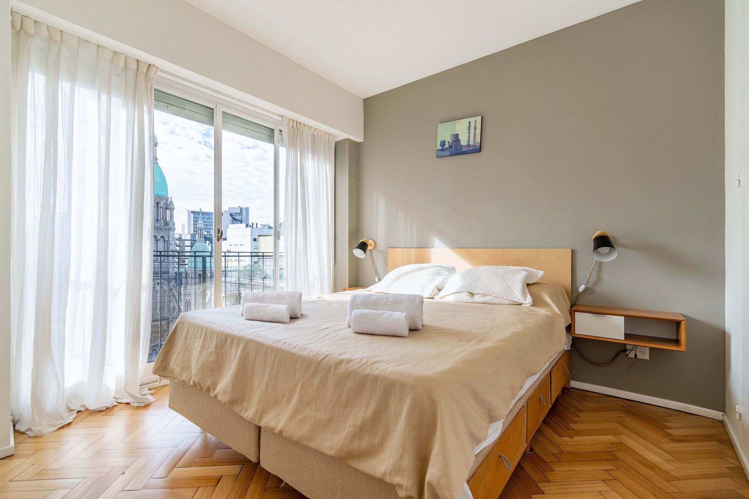 2 bedrooms, iron/ironing board, internet, bed sheets