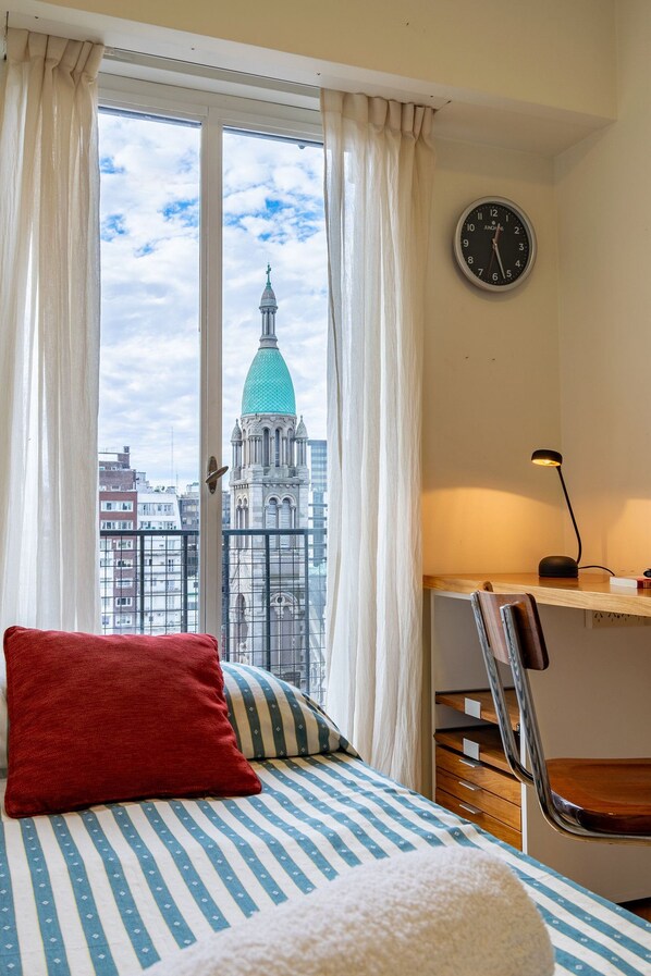 2 bedrooms, iron/ironing board, Internet, bed sheets - Modern and cozy apartment in Retiro (Buenos Aires)