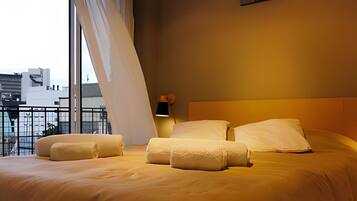 2 bedrooms, iron/ironing board, internet, bed sheets