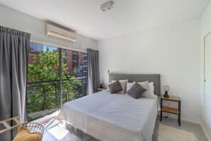 2 chambres, fer et planche à repasser, accès Internet, draps fournis