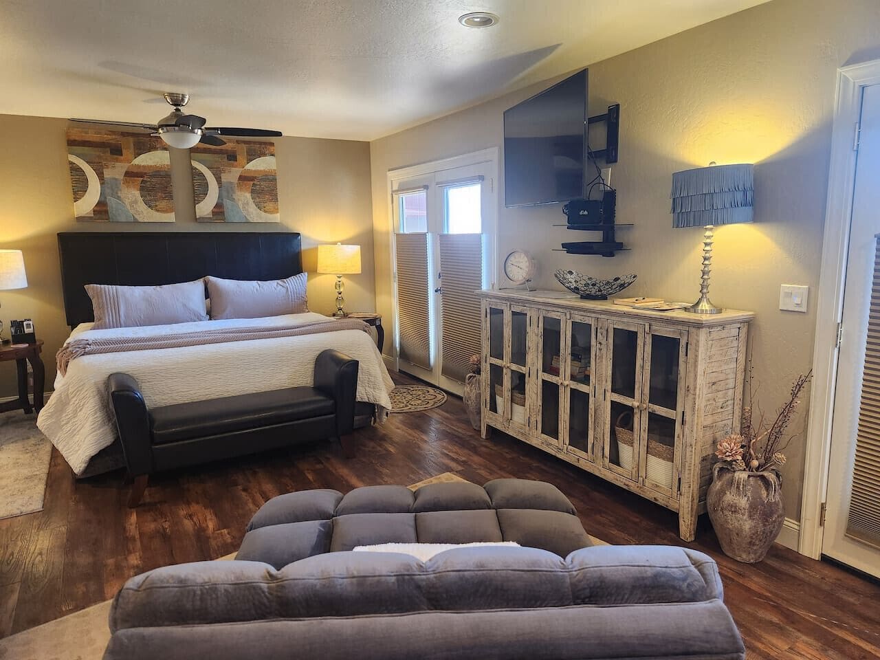 Bügeleisen/Bügelbrett, kostenloses WLAN, Bettwäsche