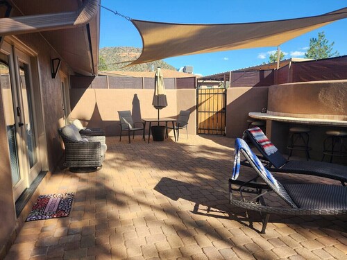 Robin`s Red Rock Getaway Suite B