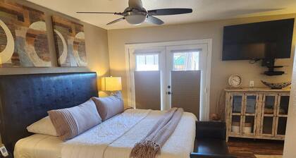 Robin`s Red Rock Getaway Suite B