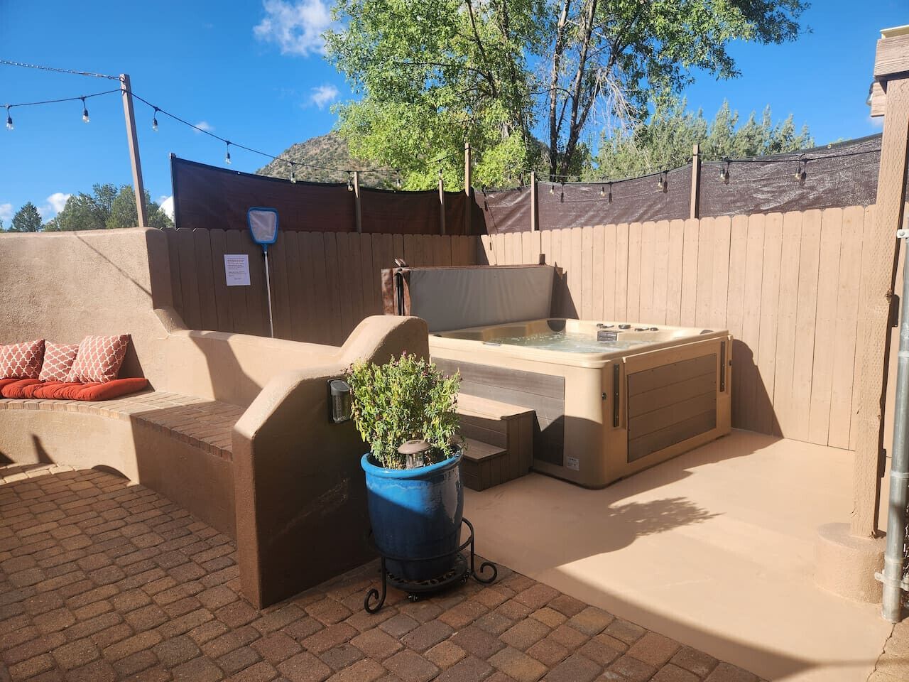 Outdoor spa tub
