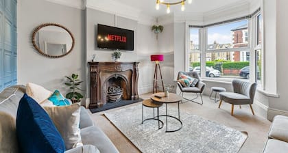 Big 6 Bed house, 3 Bath, Parking