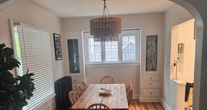Cozy 3-bedroom house with WiFi in Cleveland Heights