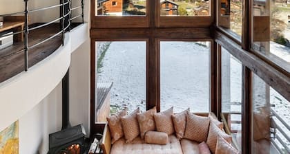 Luxury Alpine Retreat: Secluded Chalet, Stunning Views & Private Garden