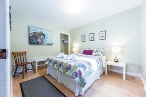 4 habitaciones, tabla de planchar con plancha, wifi y ropa de cama