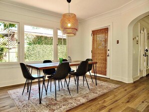House, Multiple Beds, Patio, Garden View (Long Beach Breeze) | Dining