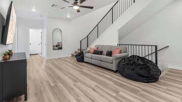 Appartement, meerdere bedden, balkon, uitzicht op bergen (Vintage Desert) | Interieur