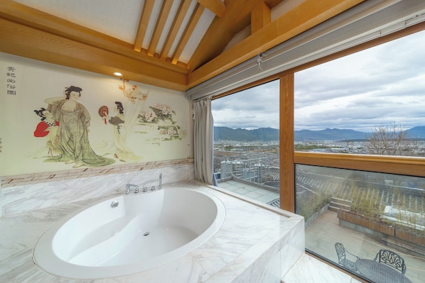 Panoramic Double Room | Bathroom | Free toiletries, hair dryer, towels, soap - Cloudhaven Retreat (花开花落半山居) (Lijiang)