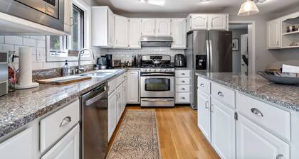 Maine Adventure 3BR Oasis Awaits!