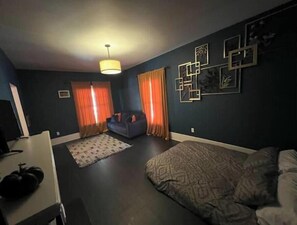 4 soverom, skrivebord, strykejern/-brett og wi-fi (inkludert)