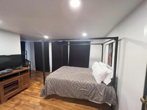 4 soverom, skrivebord, strykejern/-brett og wi-fi (inkludert)