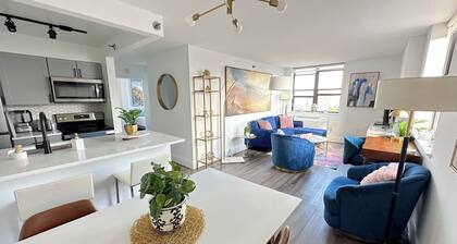 Luxury 2BR-1BA - 10 min to NYC - Elevator - Laundry - Gym - Roofdeck - Hoboken