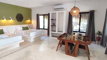 1 slaapkamer, een strijkplank/strijkijzer, gratis wifi, beddengoed