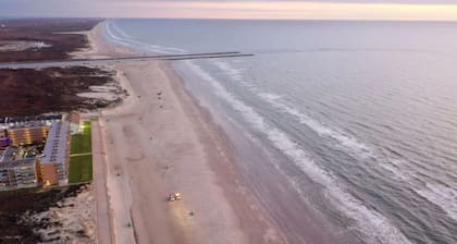 Beach Access Across the Street, Shared Heated Pool