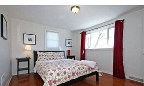 3 bedrooms, desk, iron/ironing board, travel crib