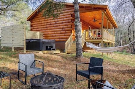 Terrace/patio. Summer Escape Near the Blue Ridge Parkway!