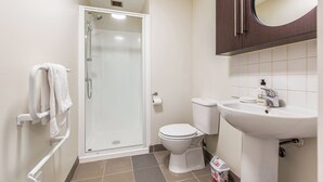 Shower - Cosy Central 1Br With Balcony! (Auckland)