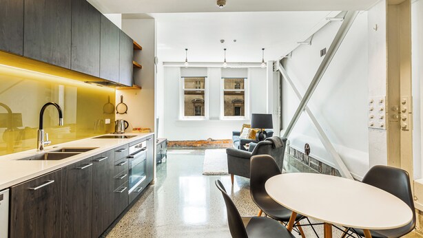 Apartemen Comfort | Dapur pribadi | Microwave, oven, kompor, dan mesin pencuci piring