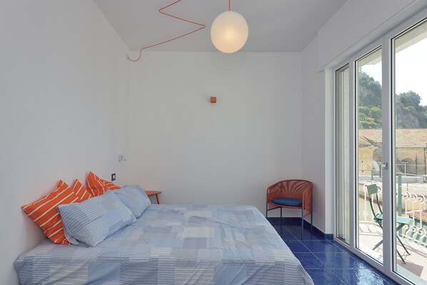 3 bedrooms, iron/ironing board, travel cot, WiFi