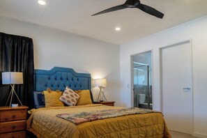 5 bedrooms, iron/ironing board, free WiFi, bed sheets