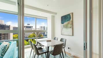 Apartment | Essbereich im Zimmer