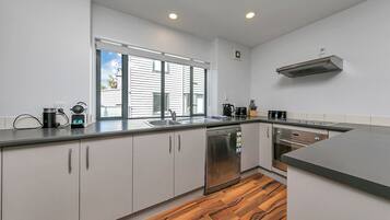 Apartment | Private kitchen | Fridge, microwave, oven, dishwasher