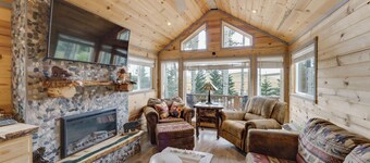 Mountain Views: Cabin in Fort Garland Near Hiking
