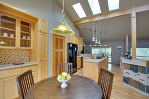 Dining - Pet-Friendly Auburn Home on 3 Acres (Auburn)