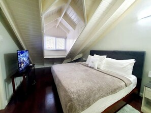1 habitación, escritorio, tabla de planchar con plancha y wifi 