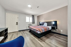 Studio, 1 Queen Bed, Non Smoking