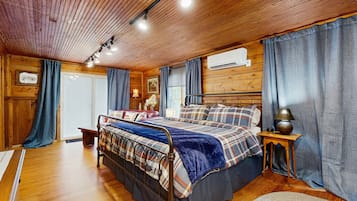 2 slaapkamers, een strijkplank/strijkijzer, internet, beddengoed