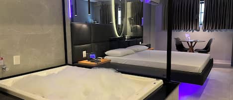Chambre Double Deluxe, 1 grand lit, baignoire Ă jets (Hidro Premium) | Enceinte de lâhĂ©bergement