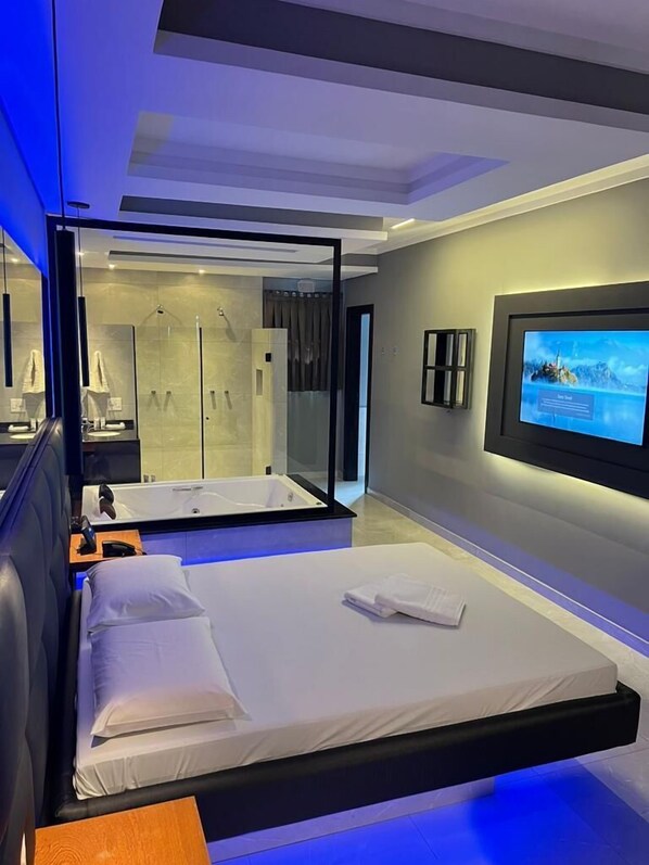 Deluxe-Doppelzimmer, 1 Queen-Bett, Whirlpool (Hidro Premium) | Bettwäsche aus ägyptischer Baumwolle, hochwertige Bettwaren