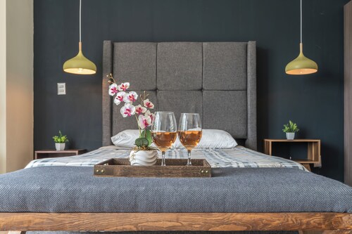 Grand living 3 BedRoom / Daily cleaning