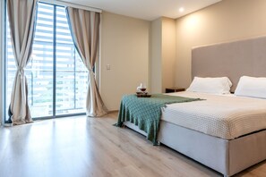 3 soveværelser, skrivebord, strygejern/strygebræt, Wi-Fi