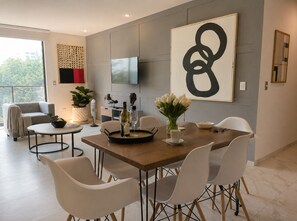 Dining - Designer 3 BedRoom / Daily Cleaning (Guadalajara)