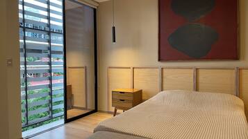 3 bedrooms, desk, iron/ironing board, WiFi