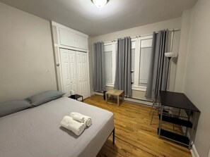 2 bedrooms, desk, iron/ironing board, free WiFi - True 2-Bedroom, 25 Mins to NYC - Sleeps Four (Jersey City)