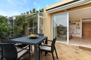 Outdoor dining - CASA VERDE Apartment 3 Private terrace with sunset seat. (CN)